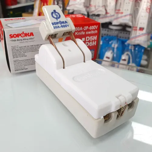 Cầu Dao Đế Sứ 1 Pha 30A-2P Cực Đúc D5H SOPOKA