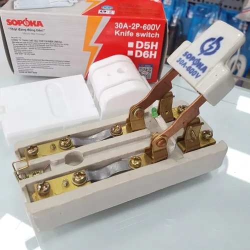 Cầu Dao Đế Sứ 1 Pha 30A-2P Cực Đúc D5H SOPOKA