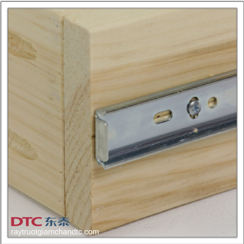 Gắn ray trượt váo ngăn kéo Gắn ray trượt váo ngăn kéo