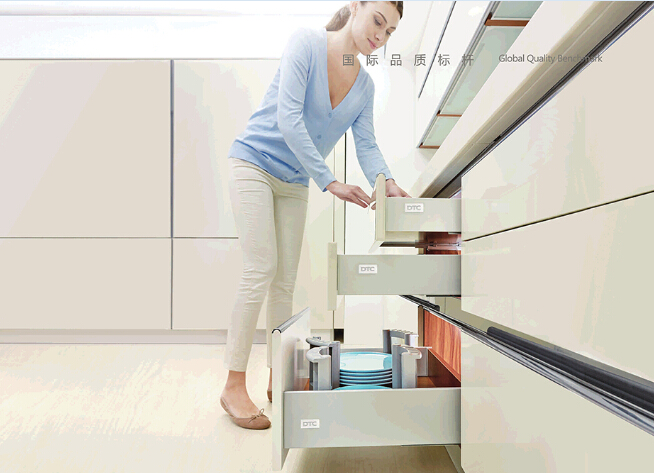 Ray trượt giúp hộc tủ dễ dàng đóng mở Ray trượt giúp hộc tủ dễ dàng đóng mở