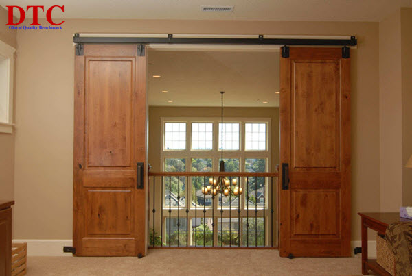 Đối với những người dùng khó tính mà nói thì đây là mẫu cửa đem lại phong cách kiên trúc, và thích hợp với lối thiết kế được ưa chuộng nhất hiện nay đó là đơn giản trong trang trí Đối với những người dùng khó tính mà nói thì đây là mẫu cửa đem lại phong cách kiên trúc, và thích hợp với lối thiết kế được ưa chuộng nhất hiện nay đó là đơn giản trong trang trí