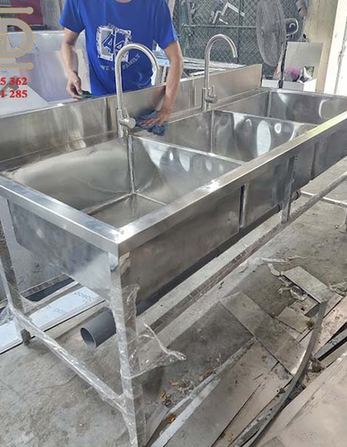 BÀN INOX 3 HỘT