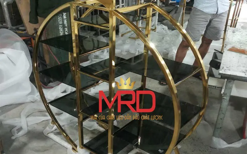 Gia công kệ inox mạ vàng pvd