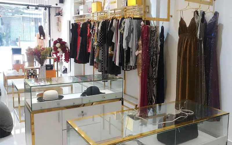 Gia công thi công tủ kệ trưng bày shop inox