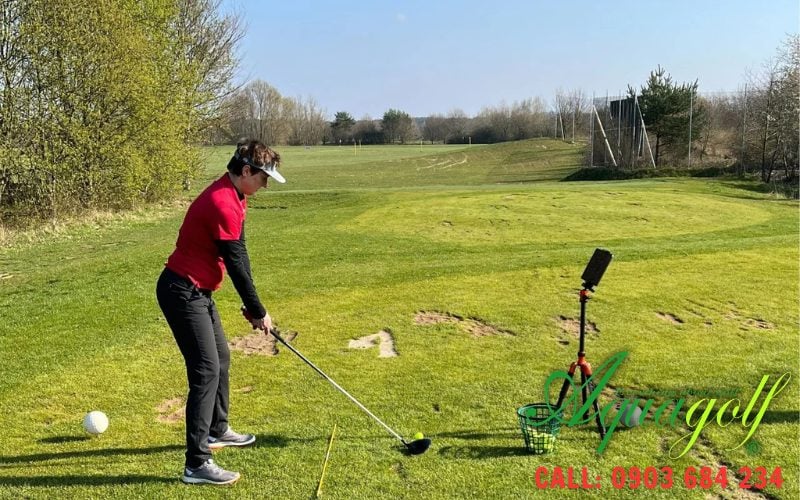Chơi golf theo luật chuẩn cho người mới Chơi golf theo luật chuẩn cho người mới