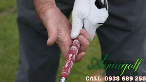 Cách cầm gậy để cú swing đánh golf chuẩn xác Cách cầm gậy để cú swing đánh golf chuẩn xác