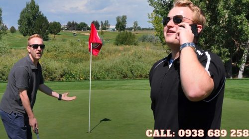 Sử dụng điện thoại khi chơi golf Sử dụng điện thoại khi chơi golf