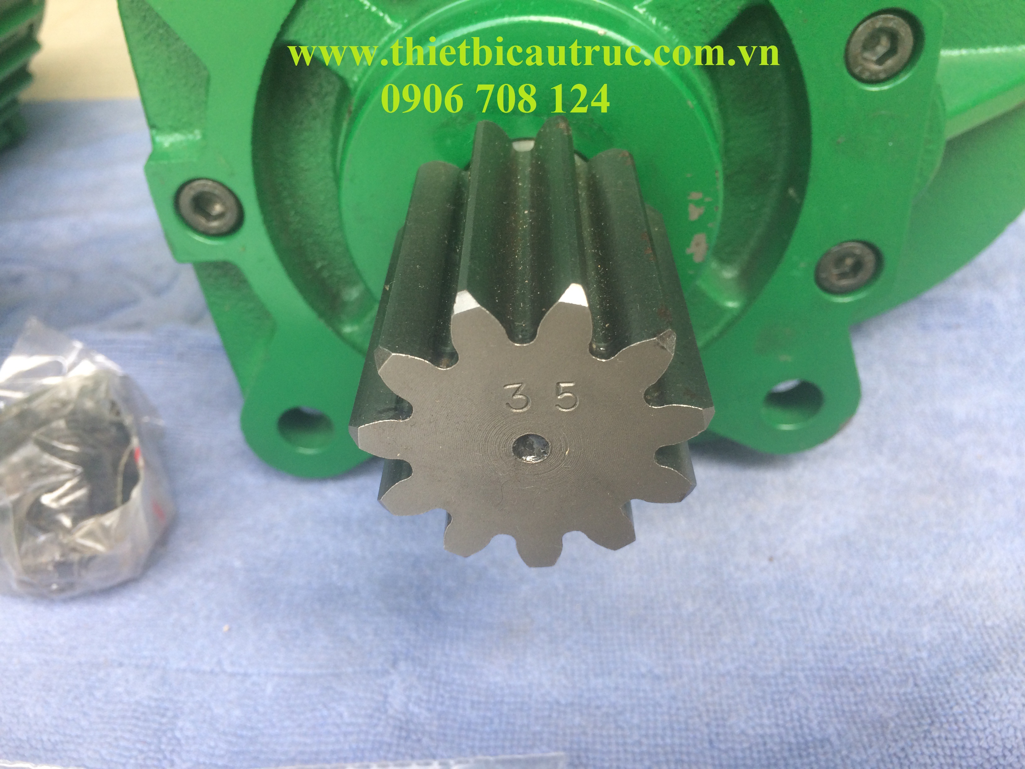 Motor giảm tốc cho dầm biên cầu trục Motor giảm tốc cho dầm biên cầu trục