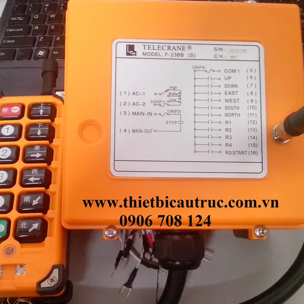 Bộ điều khiển từ xa 2 móc cẩu