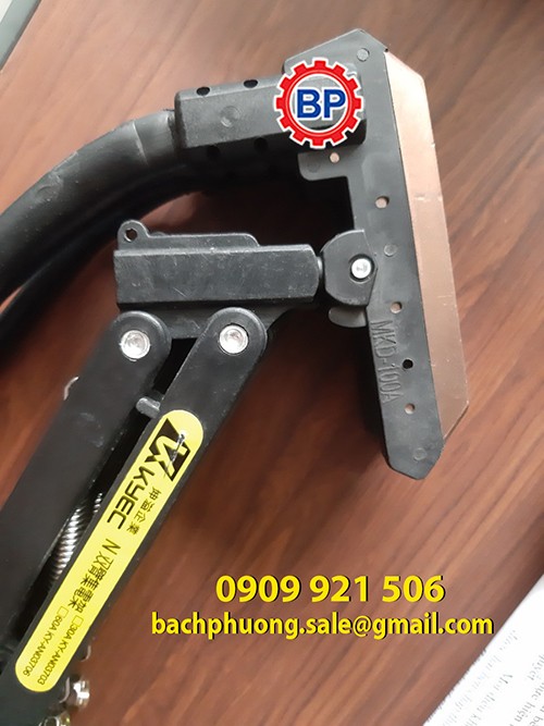 Chổi quẹt lấy điện cầu trục 3P100A Chổi quẹt lấy điện cầu trục 3P100A