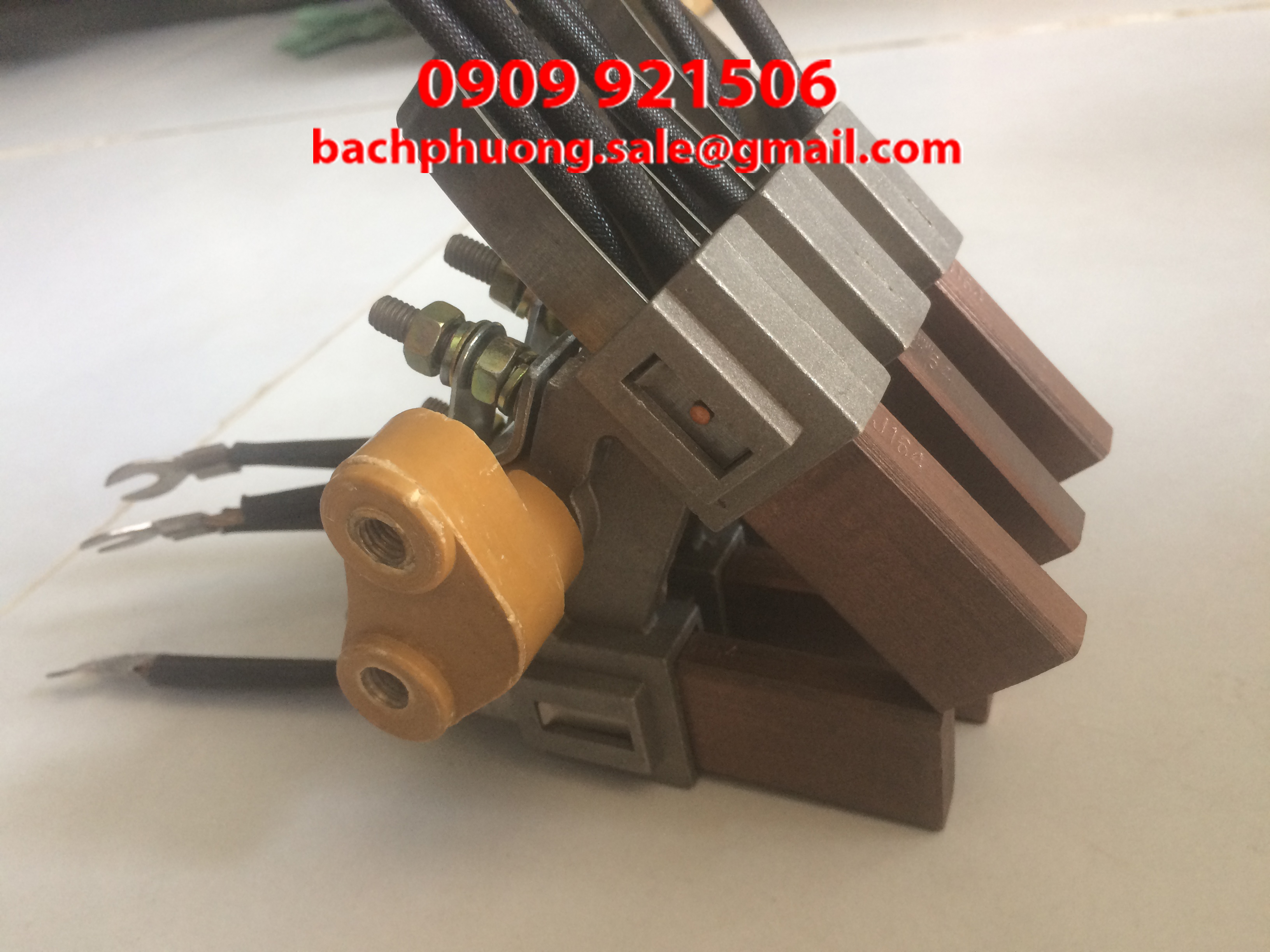 Chổi than cổ góp 12.5x32x50mm Chổi than cổ góp 12.5x32x50mm