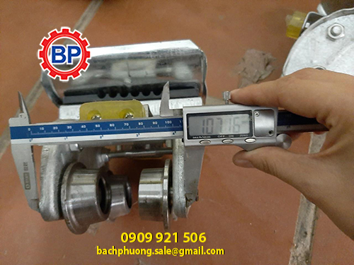 Con lăn treo cáp dầm I Con lăn treo cáp dầm I