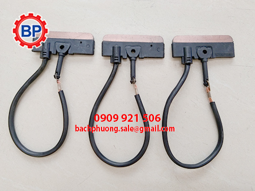 Là than chổi lấy điện 60A Là than chổi lấy điện 60A