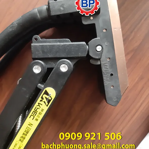 Chổi lấy điện 3P 100A cho cầu trục