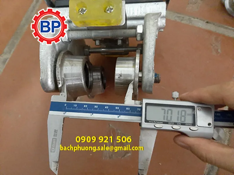 Con lăn dầm I treo cáp điện
