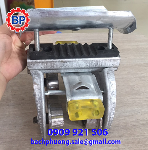 Con lăn treo cáp điện dầm I  Con lăn treo cáp điện dầm I