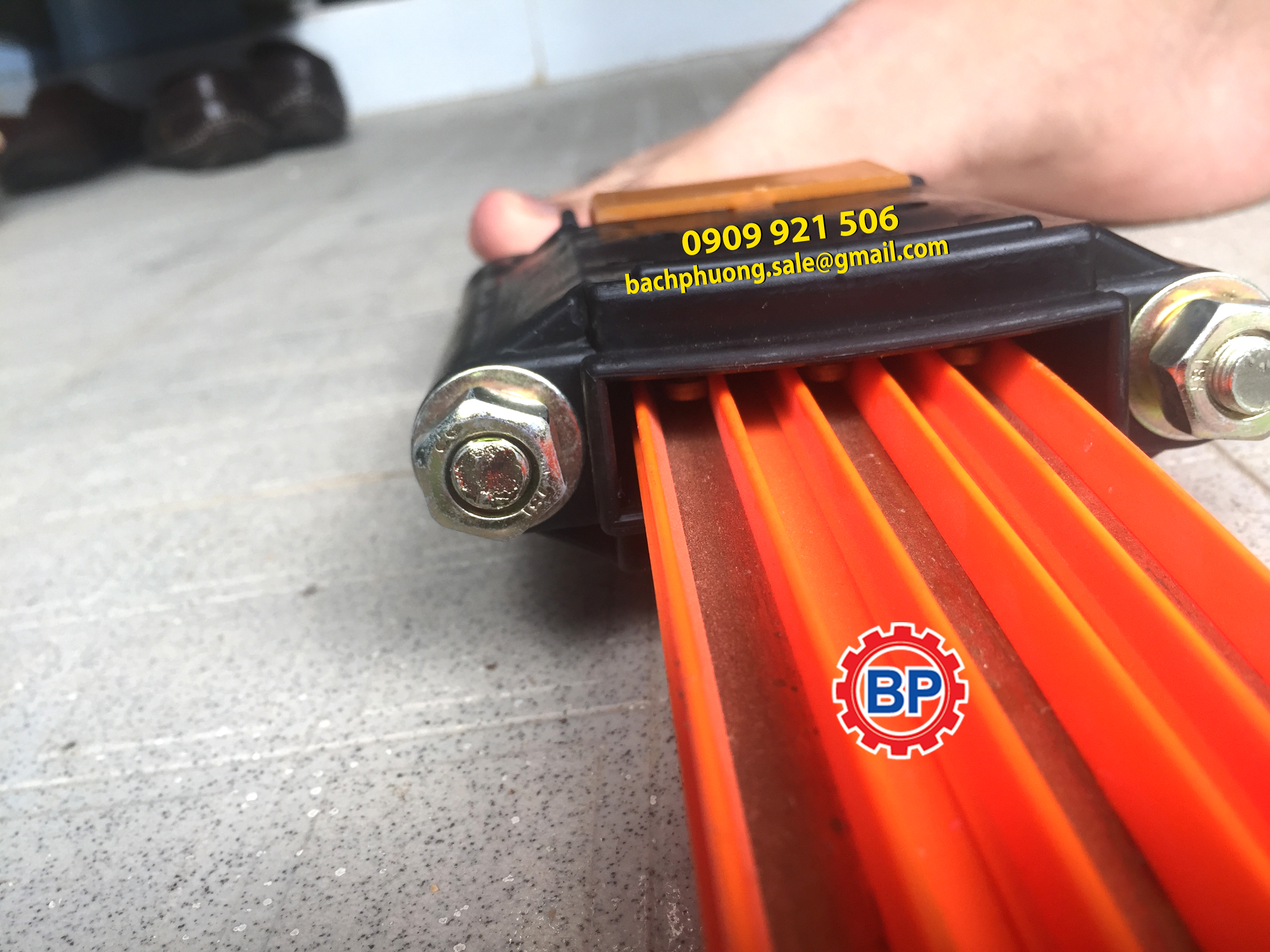 Bộ căng ray điện cầu trục  Bộ căng ray điện cầu trục