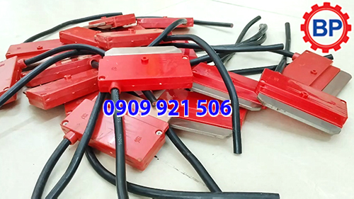 Chổi than tiếp điện cầu trục 1P150A Chổi than tiếp điện cầu trục 1P150A