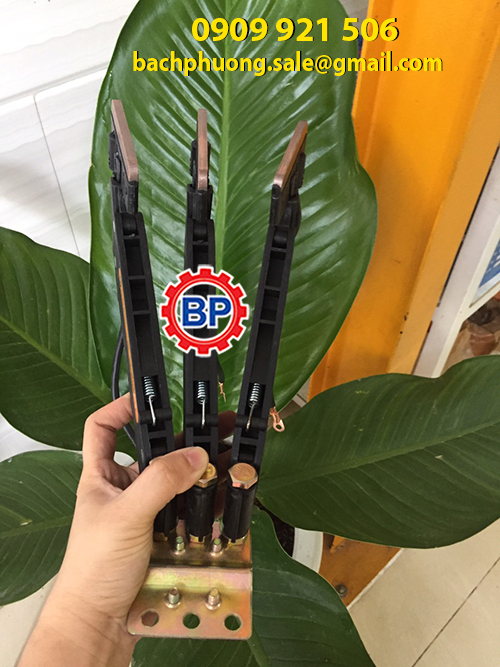 Chổi tiếp điện cầu trục Hard work 3P60A  Chổi tiếp điện cầu trục Hard work 3P60A