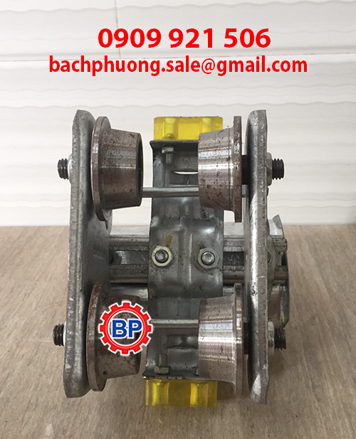 Con lăn dẫn cáp dầm I Con lăn dẫn cáp dầm I