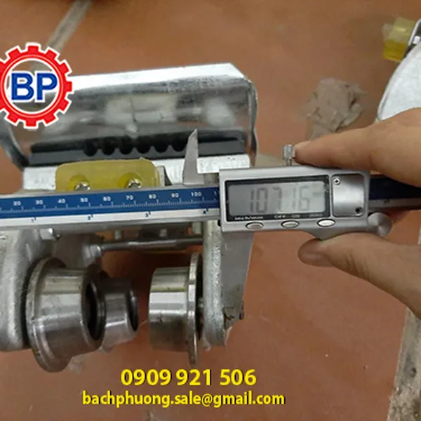 Con lăn treo cáp dầm I 100