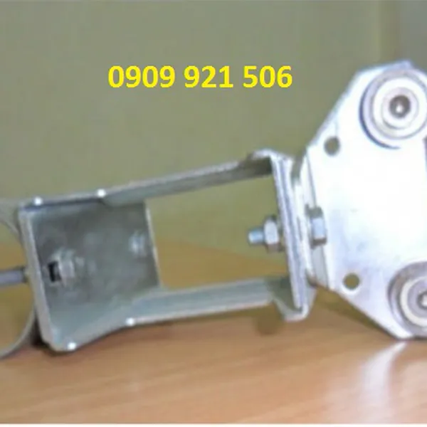 Con trượt dẫn hướng ray C cầu trục