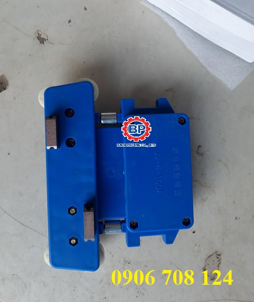 Chổi điện ray hộp kín 4P Chổi điện ray hộp kín 4P