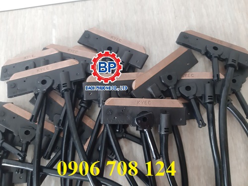Chổi than cầu trục 60A Kyec KY 3906 Chổi than cầu trục 60A Kyec KY 3906