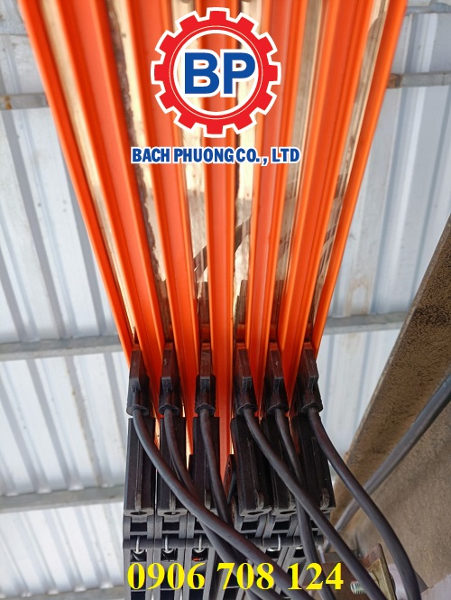 Chổi tiếp điện cầu trục 6P-60A Chổi tiếp điện cầu trục 6P-60A