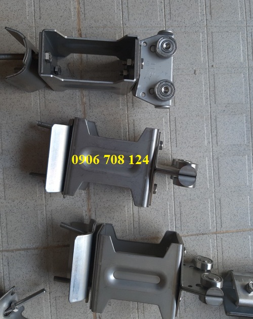 con dẫn hướng ray c 30x32 inox 304 con dẫn hướng ray c 30x32 inox 304