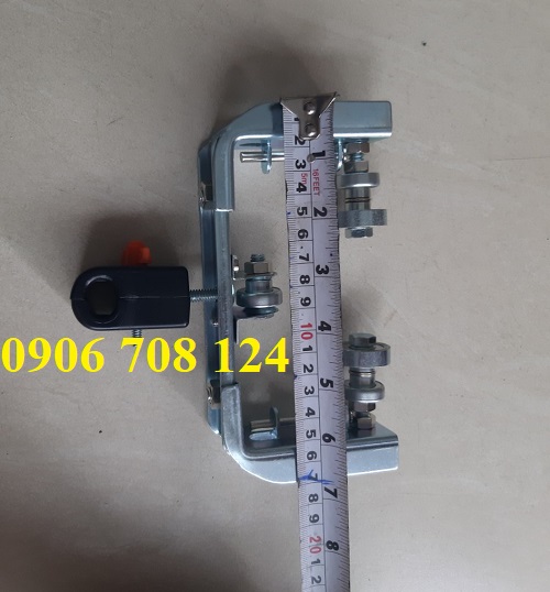 Con lăn treo cáp điện dầm I 100 Con lăn treo cáp điện dầm I 100