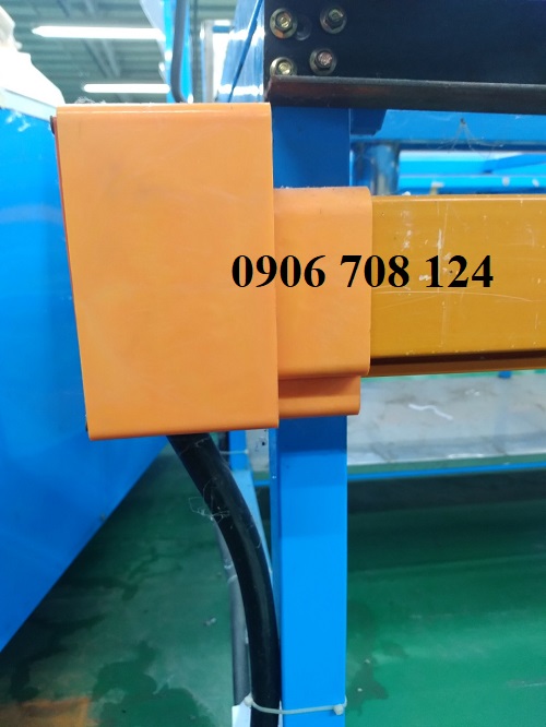 Ray điện hộp kín 4P 50A Ray điện hộp kín 4P 50A