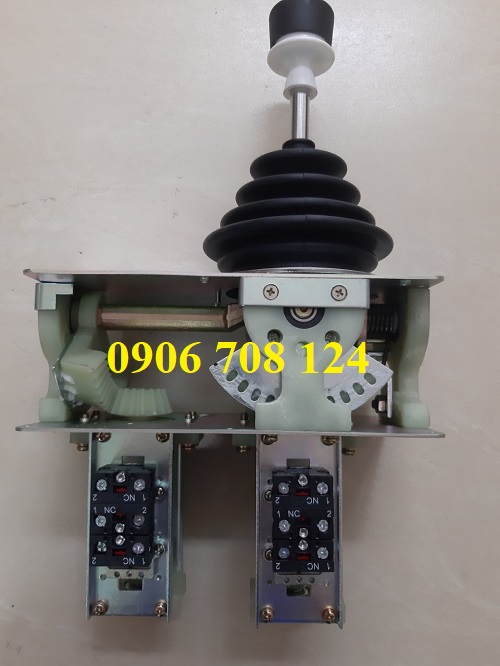 Tay trang điều khiển cầu trục là gì Tay trang điều khiển cầu trục là gì