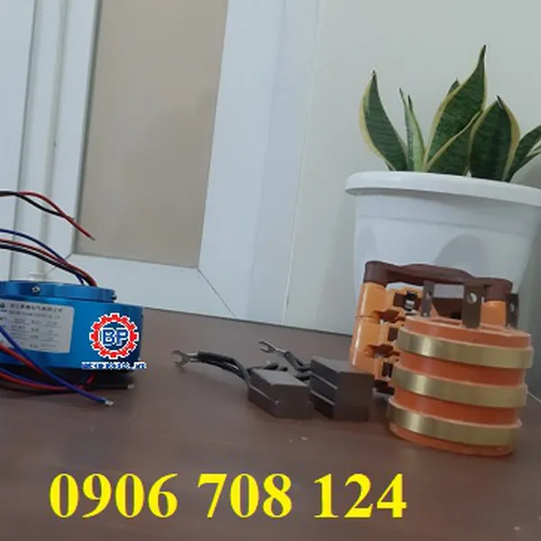 Cổ góp điện dạng kín