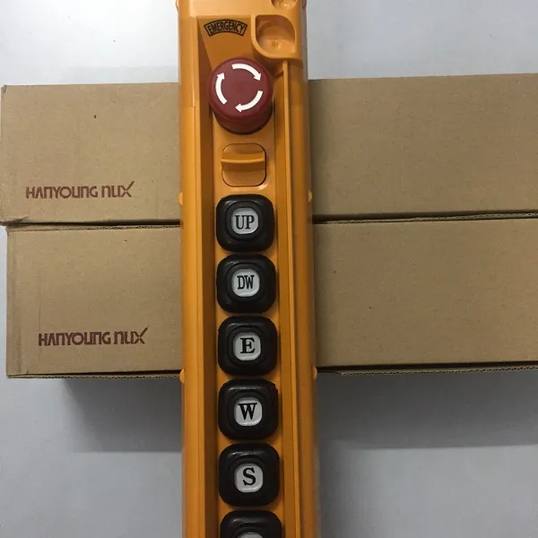 Tay bấm điều khiển 6 nút HY - 1026SBBB