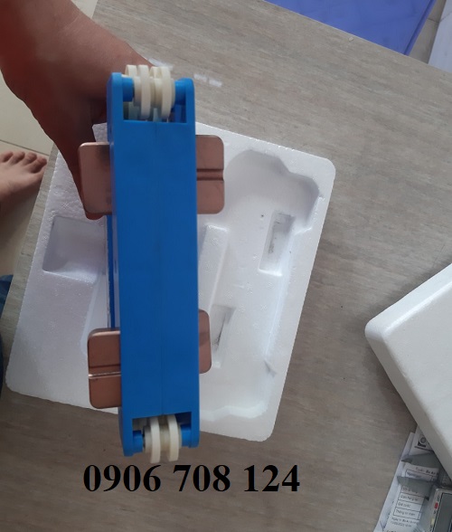 Chổi điện 4P 100A ray điện hộp kín Chổi điện 4P 100A ray điện hộp kín