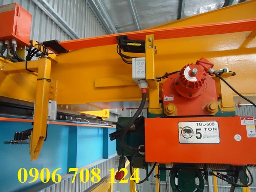 Lắp đặt ray điện cầu trục 6P 50A Lắp đặt ray điện cầu trục 6P 50A