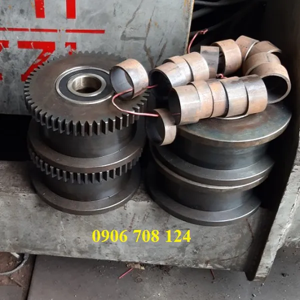 Bánh xe dầm biên cầu trục D200