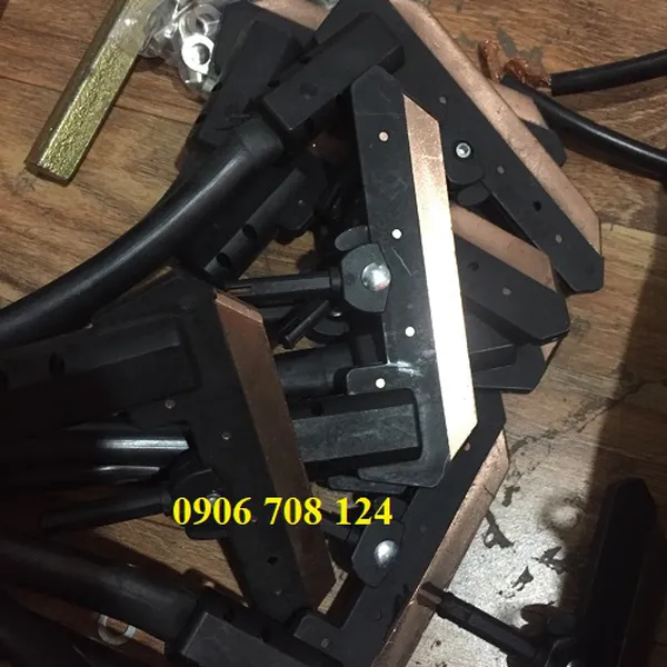 Chổi than lấy điện cầu trục 100A