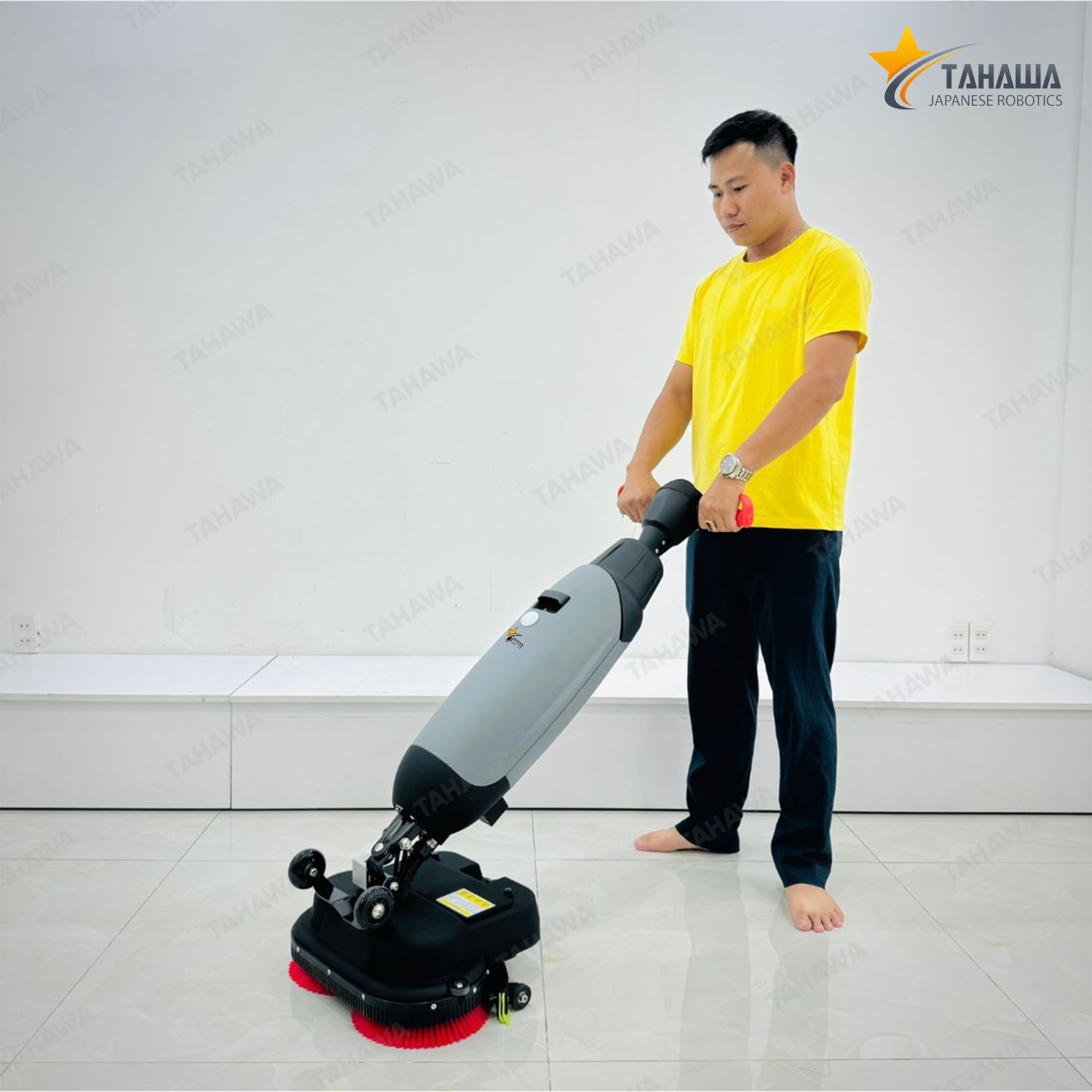 Máy chà sàn liên hợp mini Tahawa Nhật bản KF30 (2 bàn chải) Máy chà sàn liên hợp mini Tahawa Nhật bản KF30 (2 bàn chải)