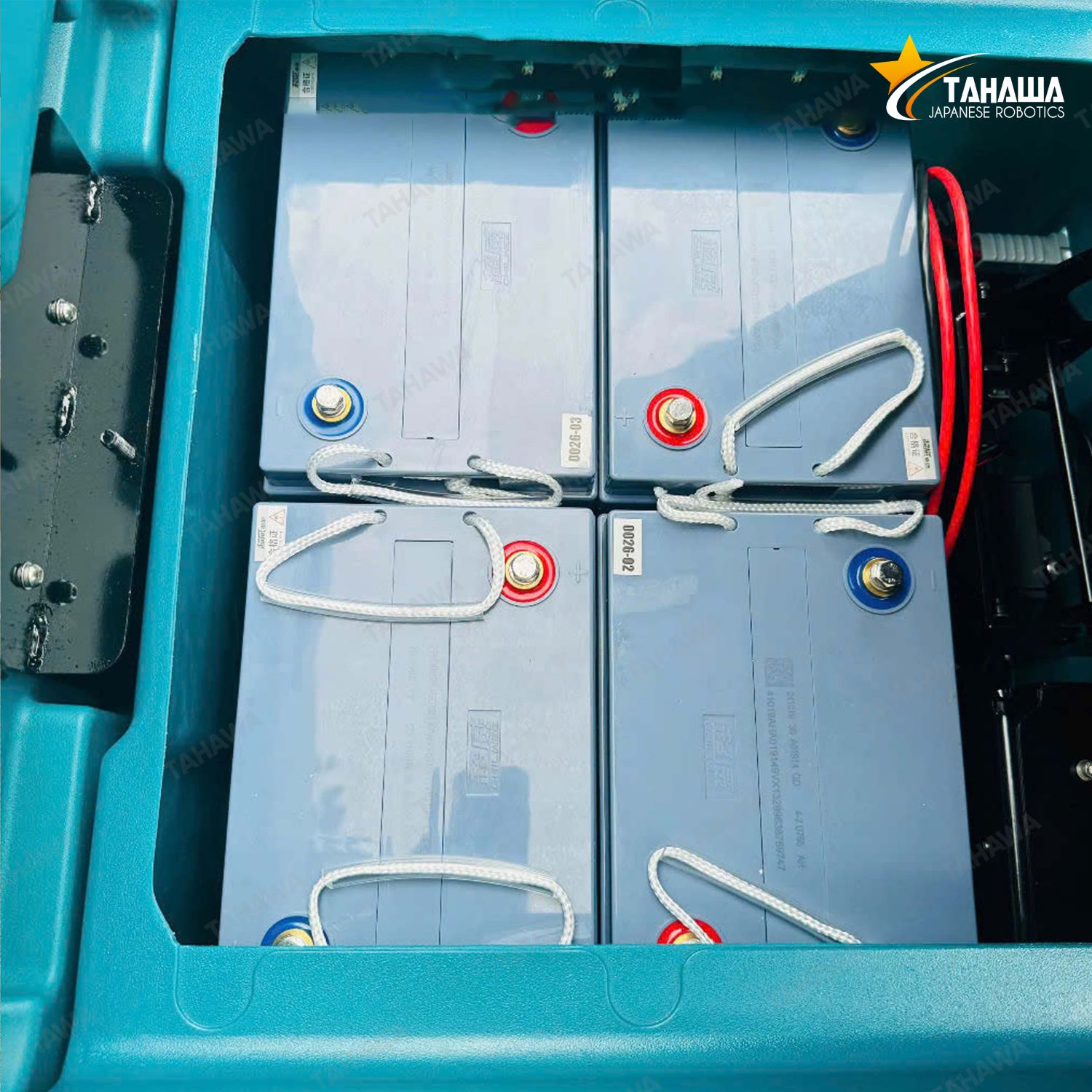 Máy chà sàn ngồi lái của Nhật Tahawa KF150 dùng bình Máy chà sàn ngồi lái của Nhật Tahawa KF150 dùng bình