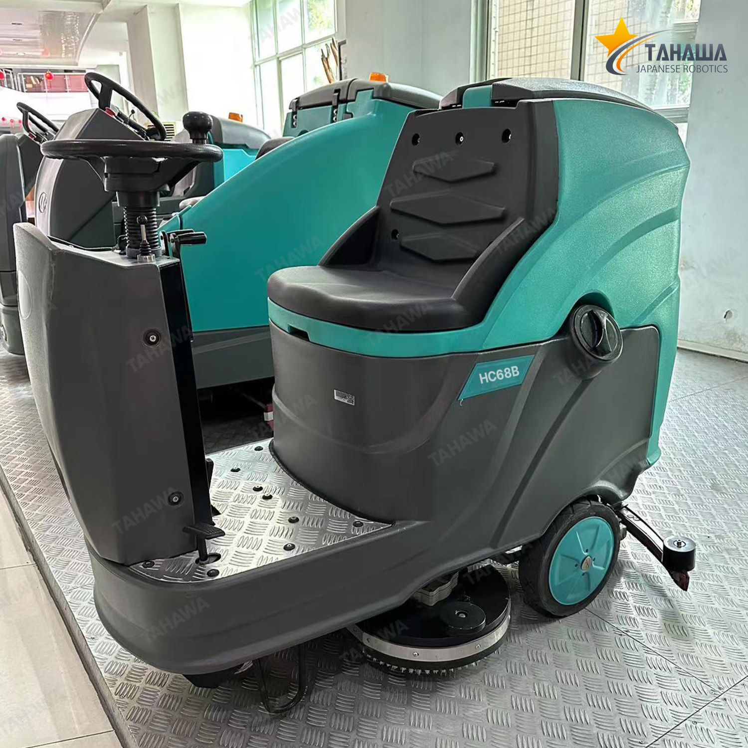 Máy chà sàn ngồi lái Tahawa HC68B Máy chà sàn ngồi lái Tahawa HC68B