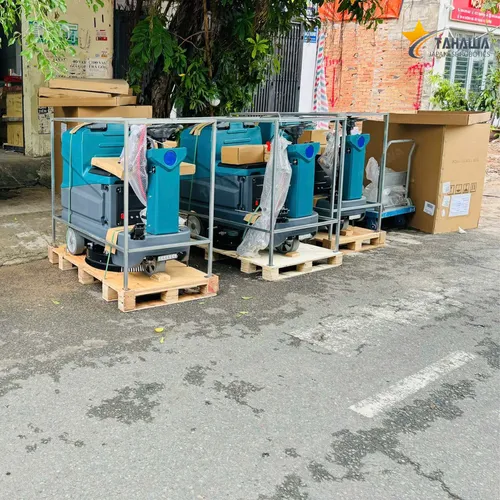 Máy chà sàn ngồi lái Tahawa KF80A dùng bình