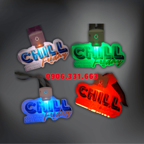 Bảng đeo tên đèn led in màu