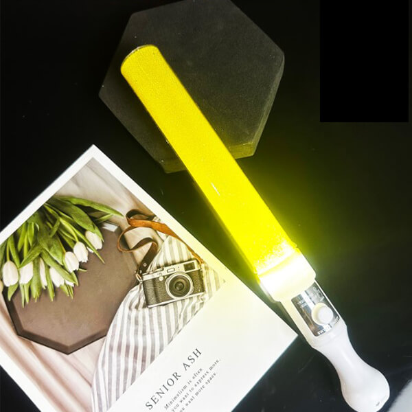 gậy cỗ vũ phát sáng đèn led