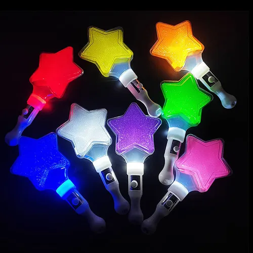 Light Stick LED Ngôi Sao – “Vũ khí cổ vũ” không thể thiếu của fan tại concert