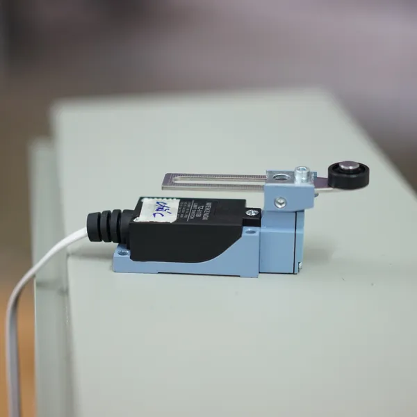 Công tắc hành trình MINJIN