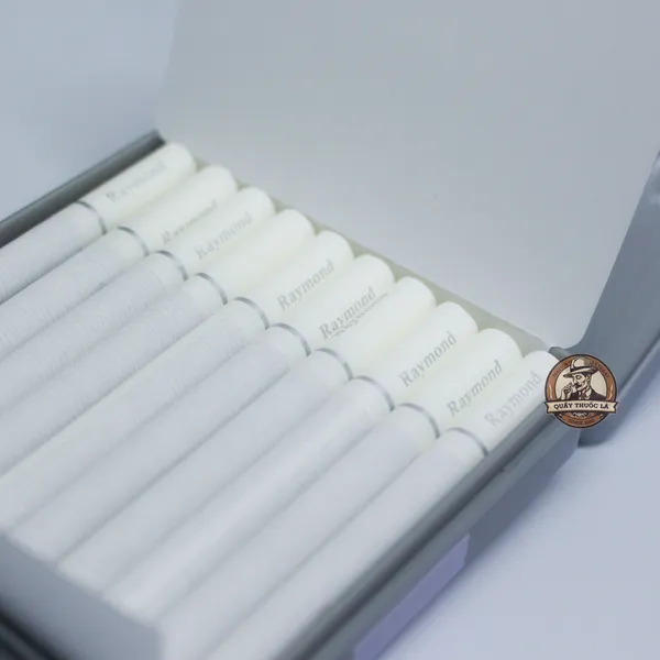 Thuốc Lá Raymond American Blend ( Hộp Sắt Bạc )