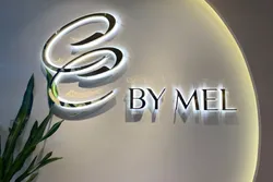 Làm biển hiệu sang trọng nên chọn chất liệu gì? Gợi ý từ chuyên gia thi công bảng hiệu hộp đèn