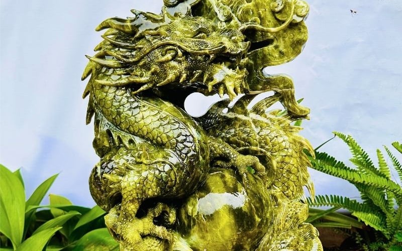 Ý Nghĩa Tượng Rồng Đá Phong Thuỷ Và Vì Sao Rồng Đá Ngọc Serpentin Được Ưa Chuộng?